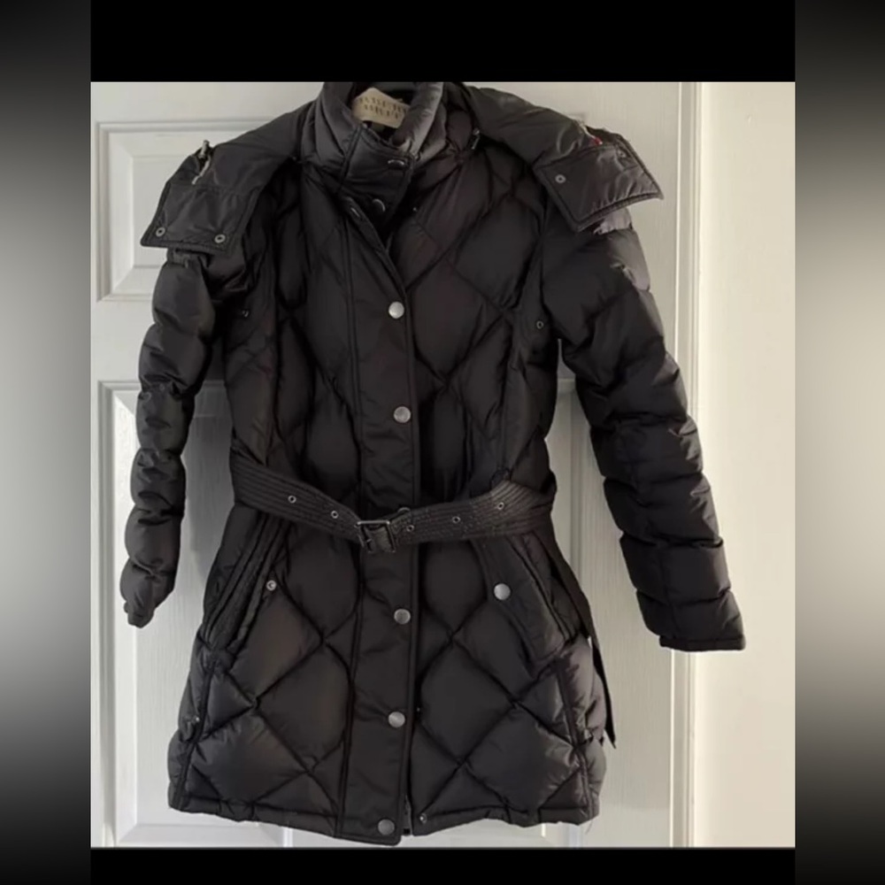 Burberry large puffer jacket authentic worn once with belt no flaws